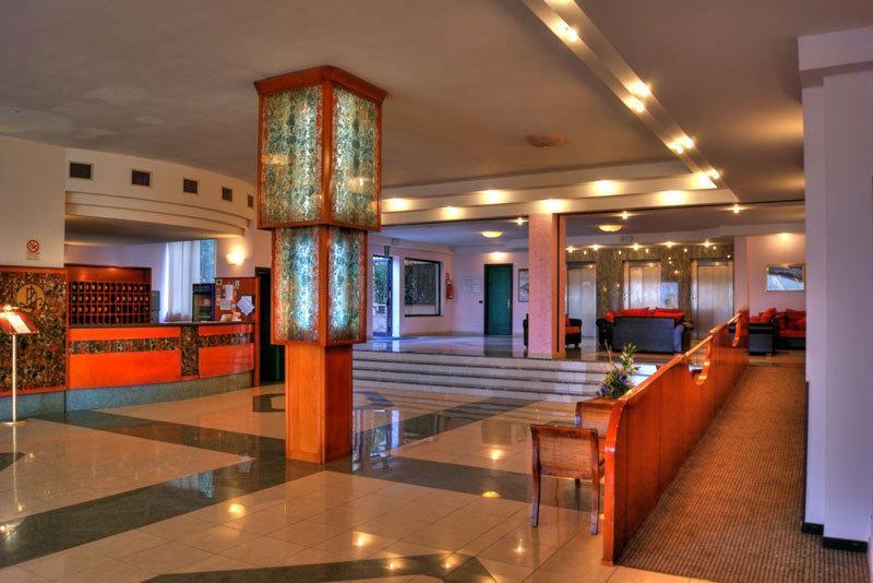 Hotel Phalesia Пьомбино Экстерьер фото